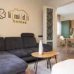Limidi Homes - Spacious 2-bedroom Centre Veliko Tarnovo