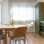 Limidi Homes - Spacious 2-bedroom Centre * Veliko Tarnovo
