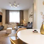 Limidi Homes - Spacious 2-bedroom Centre Appartement