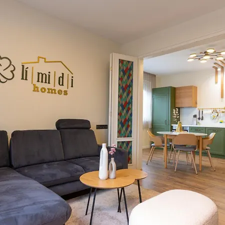 Limidi Homes - Spacious 2-bedroom Centre * Veliko Tarnovo