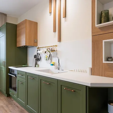 Limidi Homes - Spacious 2-bedroom Centre *