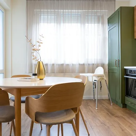Limidi Homes - Spacious 2-bedroom Centre * Veliko Tarnovo