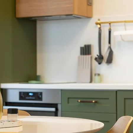 Limidi Homes - Spacious 2-bedroom Centre *