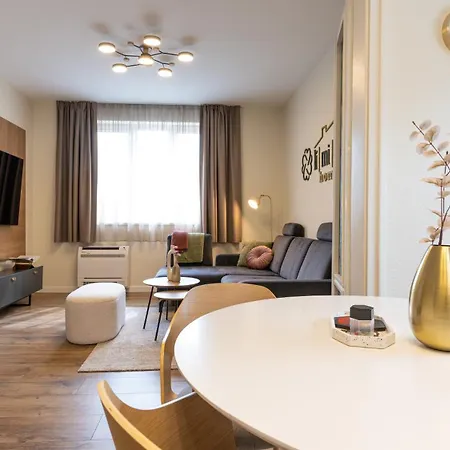 Limidi Homes - Spacious 2-bedroom Centre Apartmán