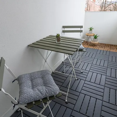 Limidi Homes - Spacious 2-bedroom Centre