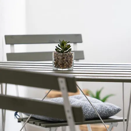 Limidi Homes - Spacious 2-bedroom Centre Apartmán