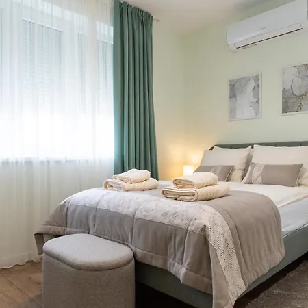 Limidi Homes - Spacious 2-bedroom Centre