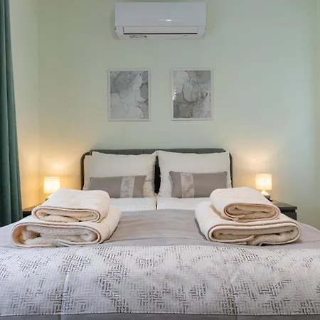 Limidi Homes - Spacious 2-bedroom Centre Apartmán *