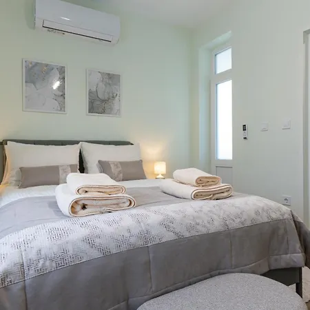 Limidi Homes - Spacious 2-bedroom Centre Apartmán