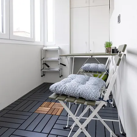 Limidi Homes - Spacious 2-bedroom Centre *