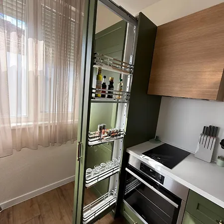 Limidi Homes - Spacious 2-bedroom Centre * Veliko Tarnovo